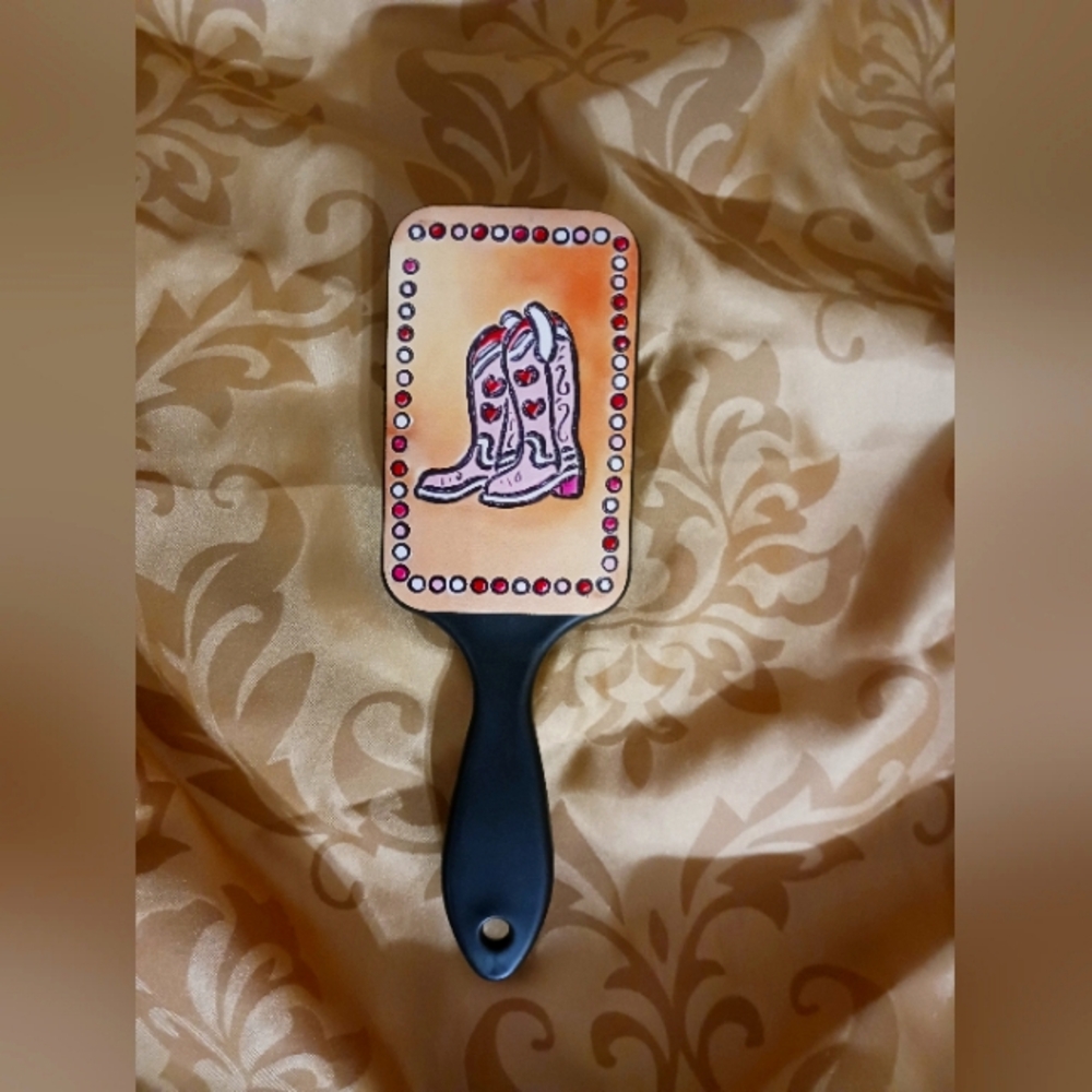 Paddle brush with vinyl design